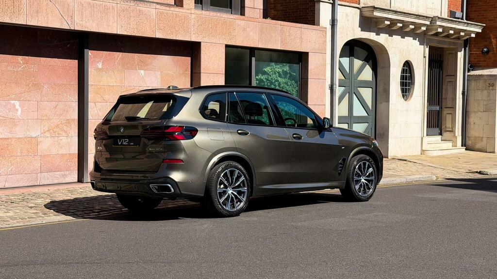 BMW X5 M M Sport Green #3