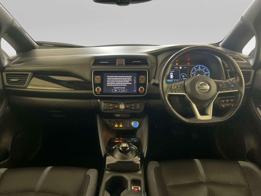 Nissan Leaf 40Kwh Tekna Hatchback 150 Ps Silver #2