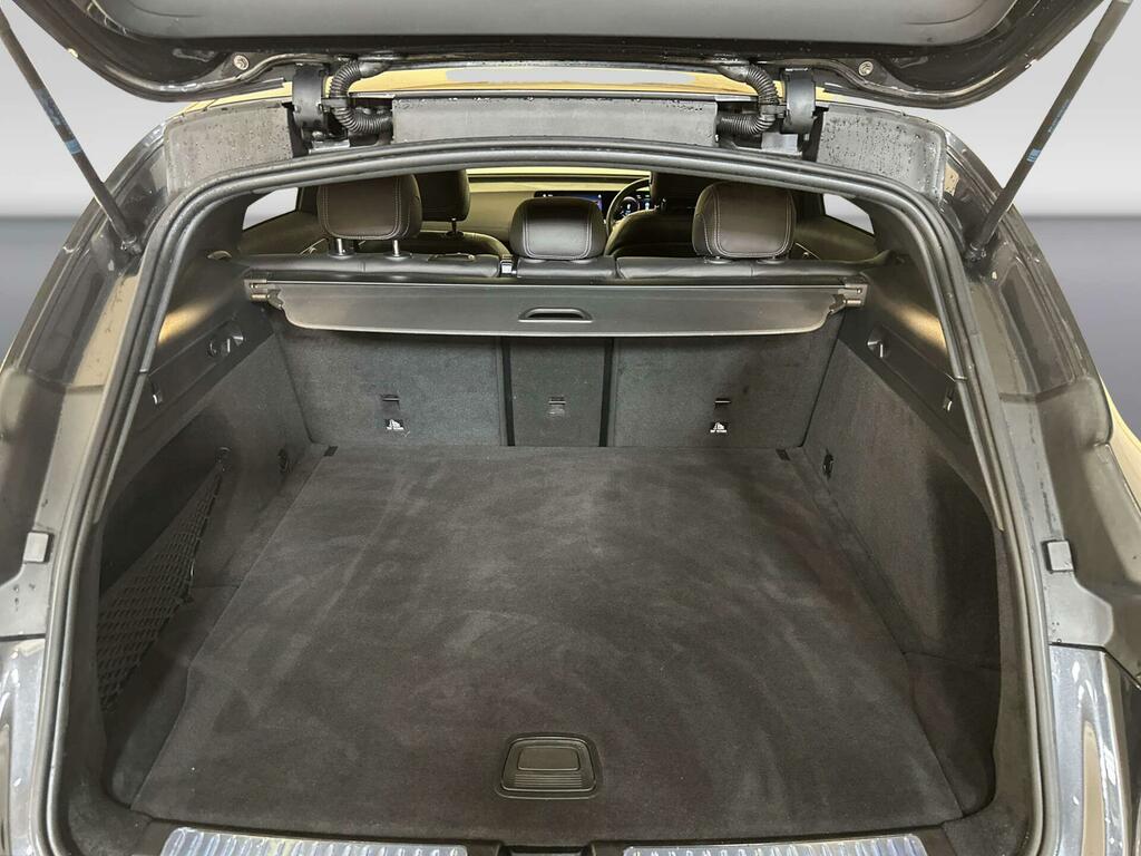 Mercedes-Benz EQC Eqc 400 4Matic Amg Line Premium Plus Silver #14