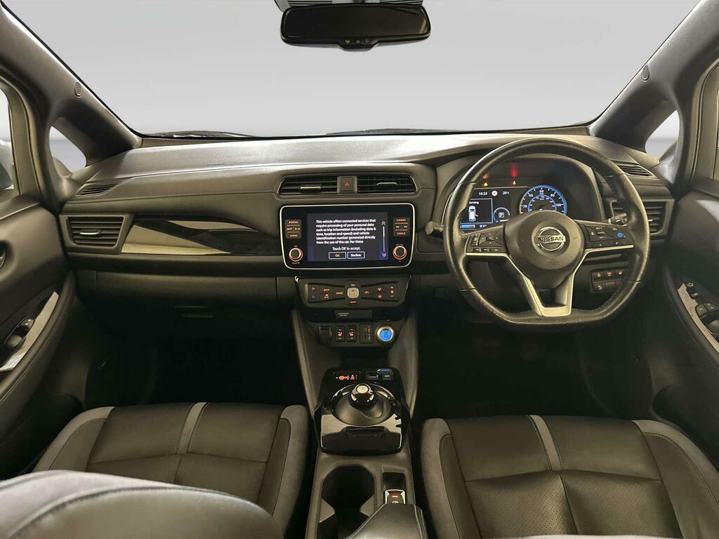 Nissan Leaf 40Kwh Tekna Hatchback 150 Ps Silver #2
