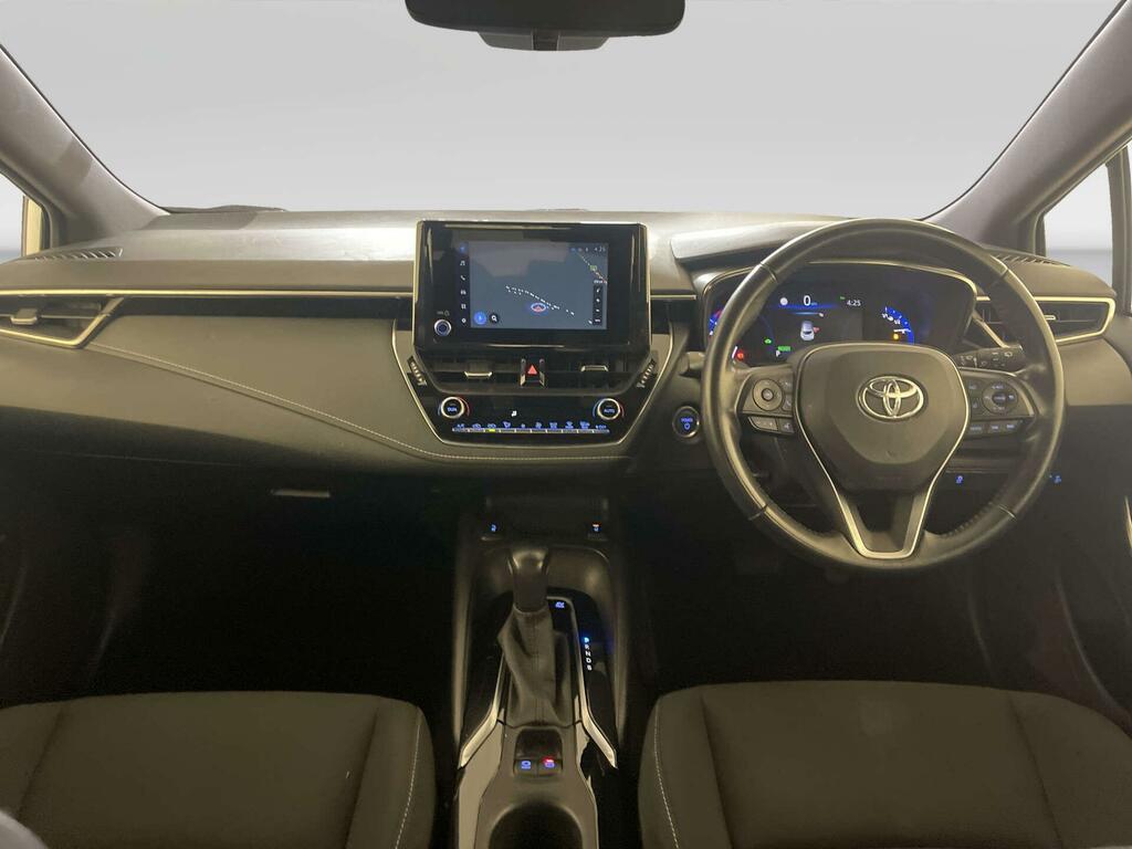 Toyota Corolla 1.8 Vvt-h Gpf Icon Tech Hatchback Hybri White #2