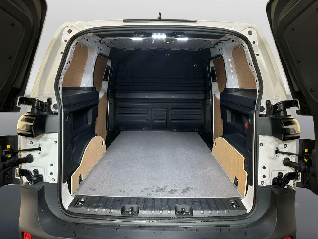 Volkswagen ID.Buzz 150Kw Style Pro 77Kwh Estate Black #12