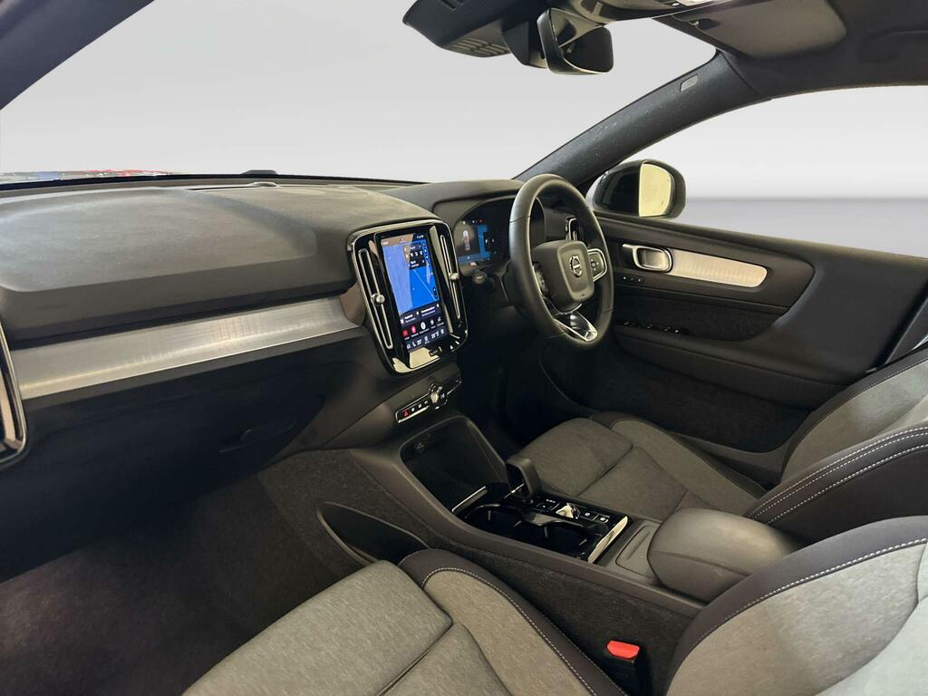 Volvo XC40 Plus, B4 Awd Mild Hybrid, Dark Tinted Win Silver #10