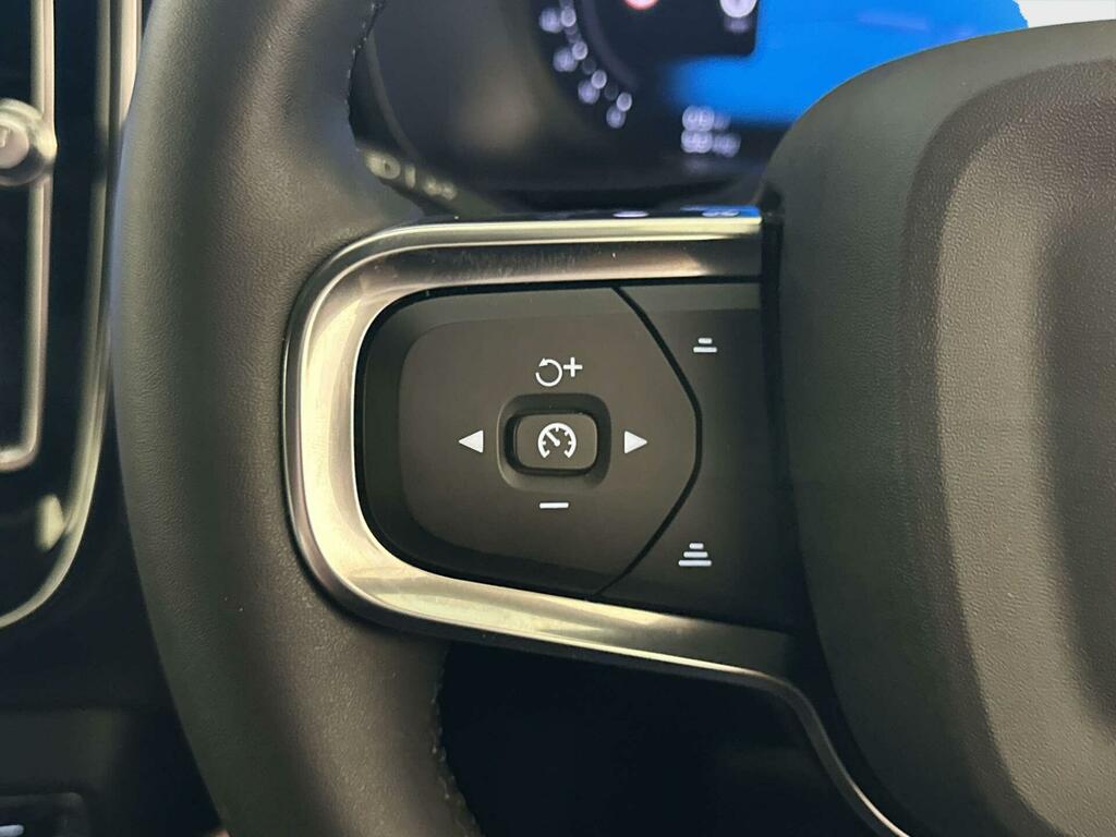 Volvo XC40 Plus, B4 Awd Mild Hybrid, Dark Tinted Win Silver #16