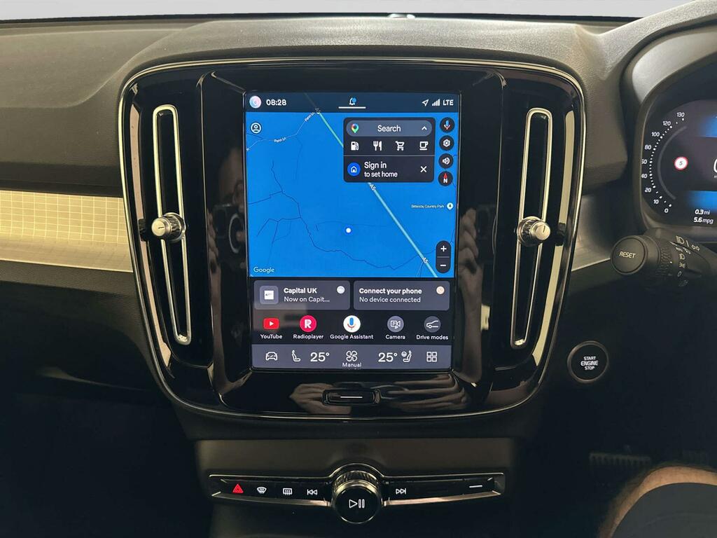 Volvo XC40 Plus, B4 Awd Mild Hybrid, Dark Tinted Win Silver #19