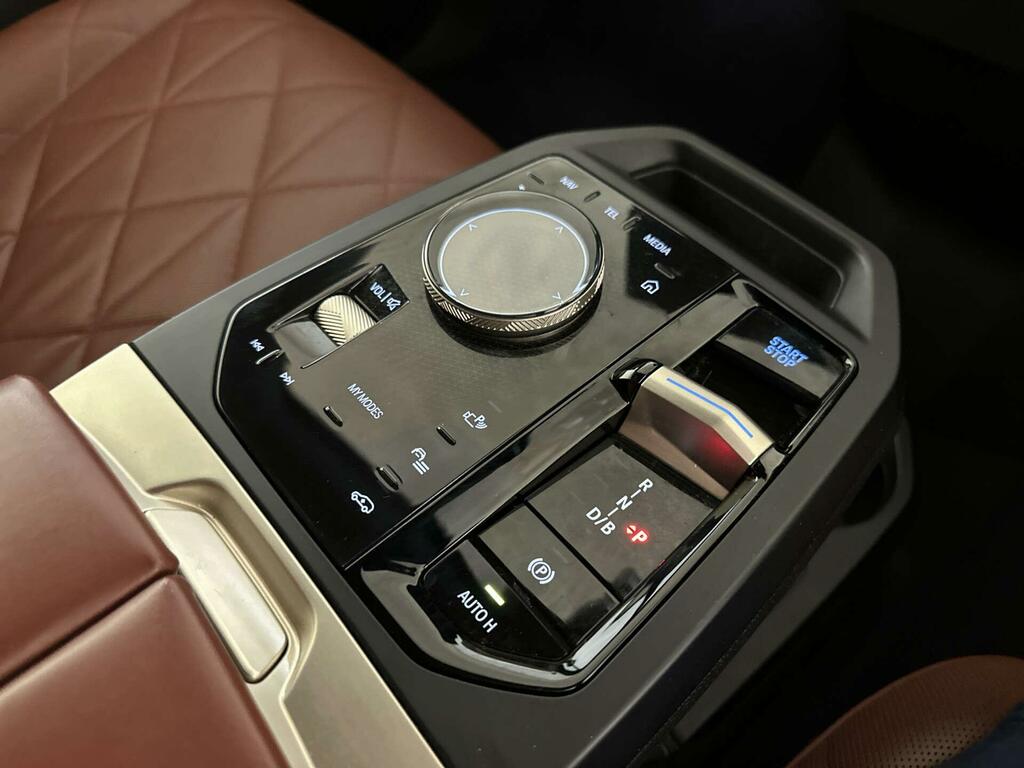 BMW iX 50 111.5Kwh M Sport Xdrive White #23