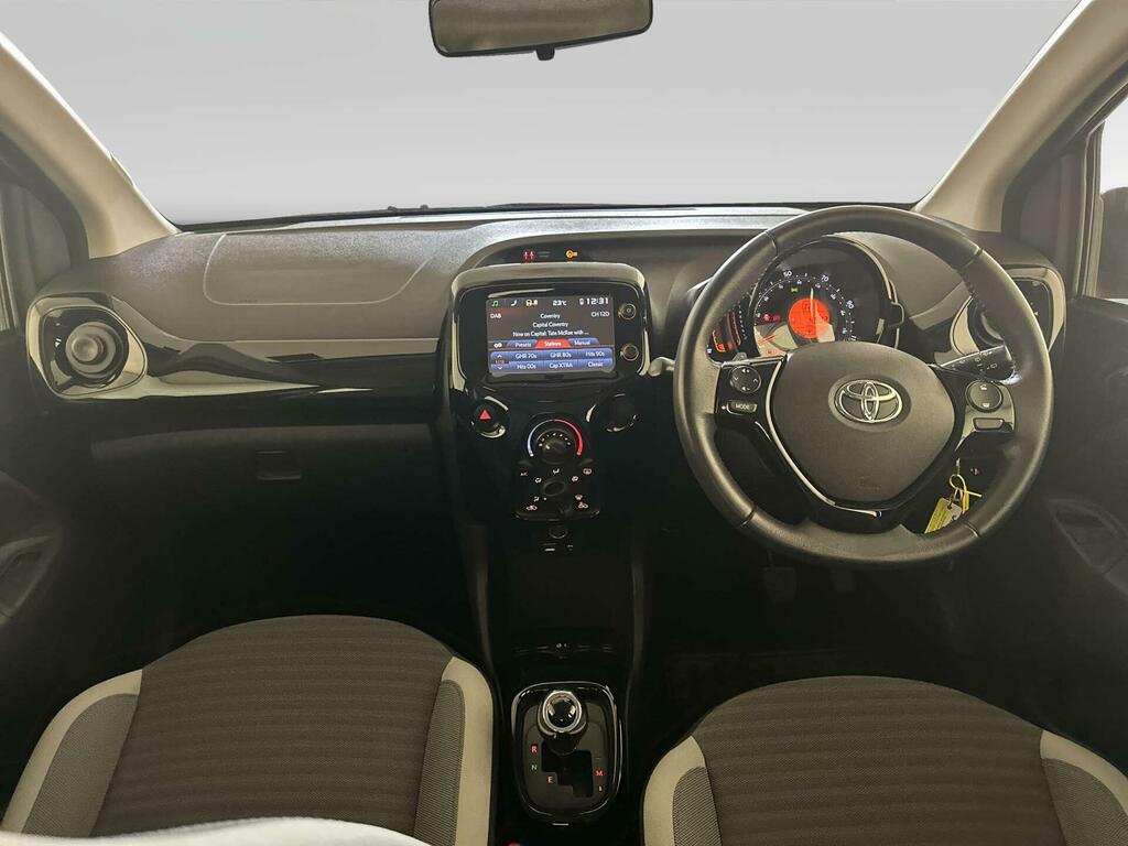 Toyota Aygo 1.0 Vvt-i X-play Hatchback X-shift Euro Black #2
