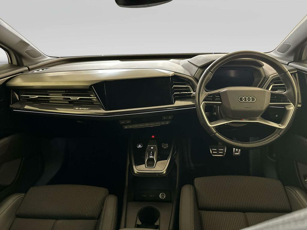 Audi Q4 E Tron 35 S Line Suv 55Kwh 170 Ps White #2