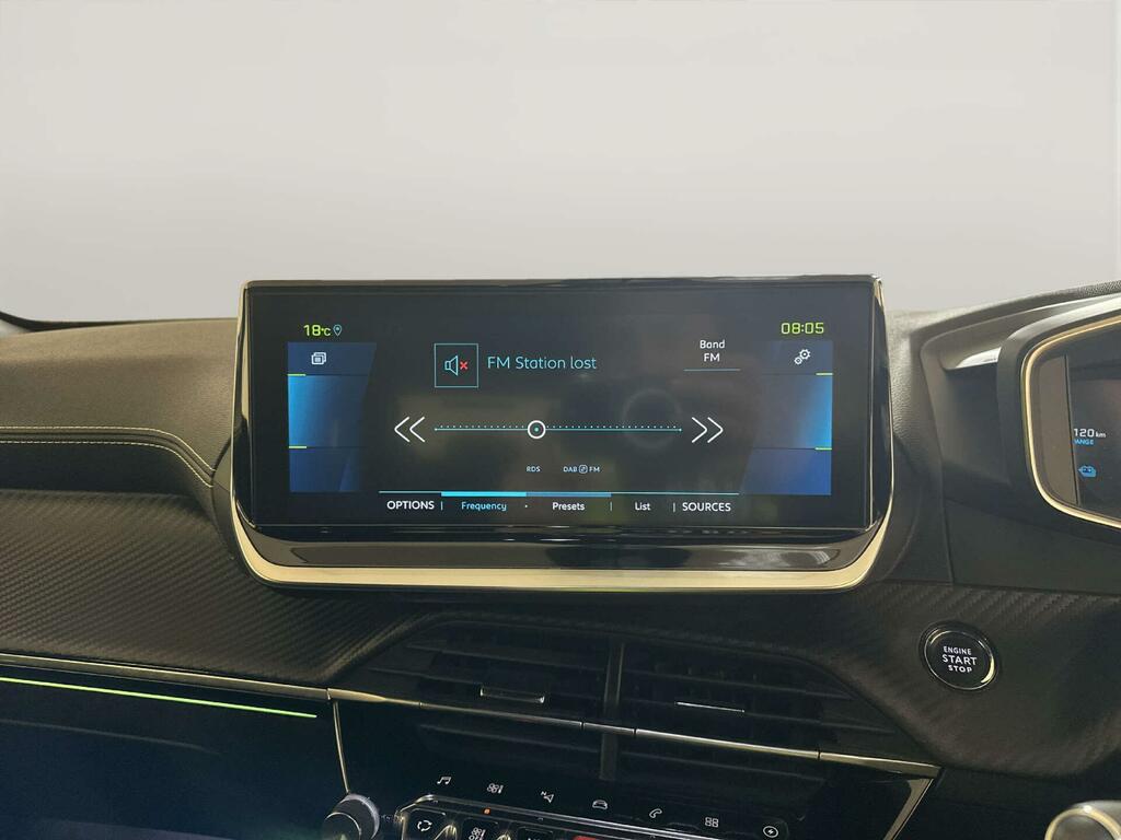 Peugeot e-2008 50Kwh Gt 7Kw Charger White #22