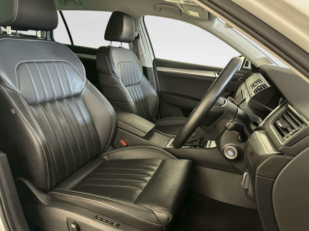 Skoda Superb 2.0 Tdi Se L Estate 150 Ps Blue #11