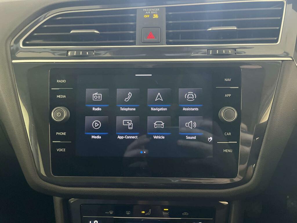 Volkswagen Tiguan Allspace 1.5 Tsi Life Dsg Black #22