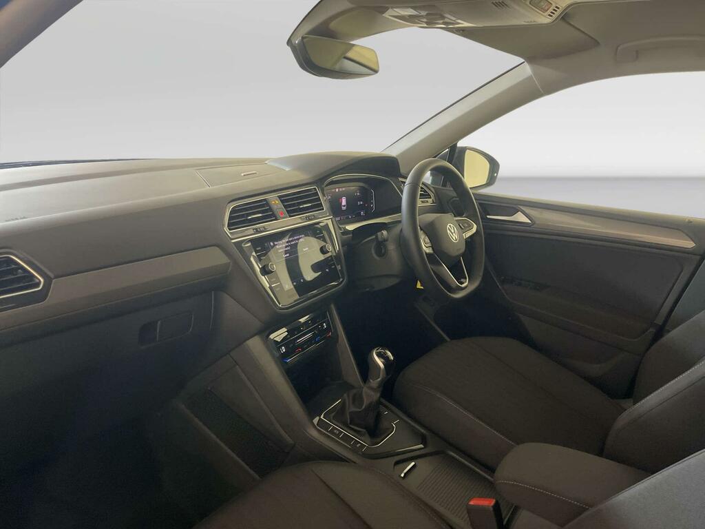 Volkswagen Tiguan Allspace 1.5 Tsi Life Dsg Black #10