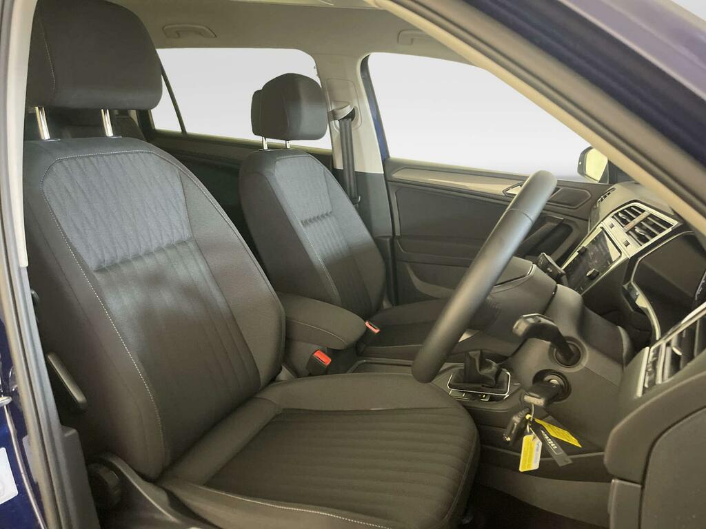 Volkswagen Tiguan Allspace 1.5 Tsi Life Dsg Black #11