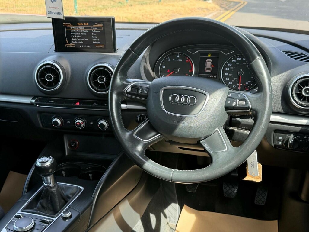 Audi A3 1.6 Tdi Ultra Se Technik Sportback Euro 6 Ss Black #2