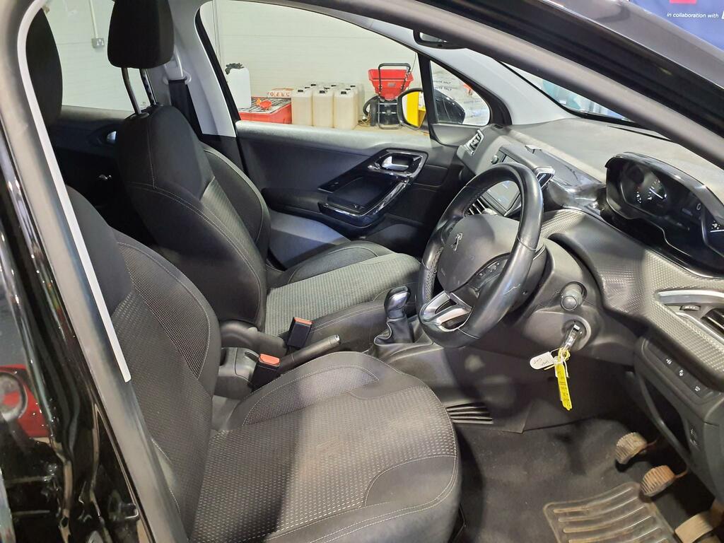 Peugeot 208 Tech Edition S S Black #5