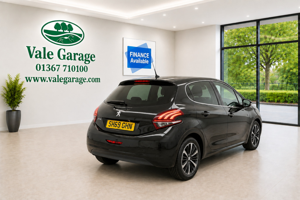 Peugeot 208 Tech Edition S S Black #4