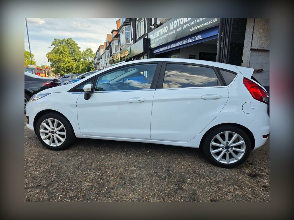 Ford Fiesta 1.0T Ecoboost Titanium Euro 6 Ss White #6