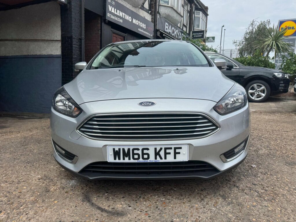 Ford Focus 1.0T Ecoboost Titanium Euro 6 Ss Silver #2