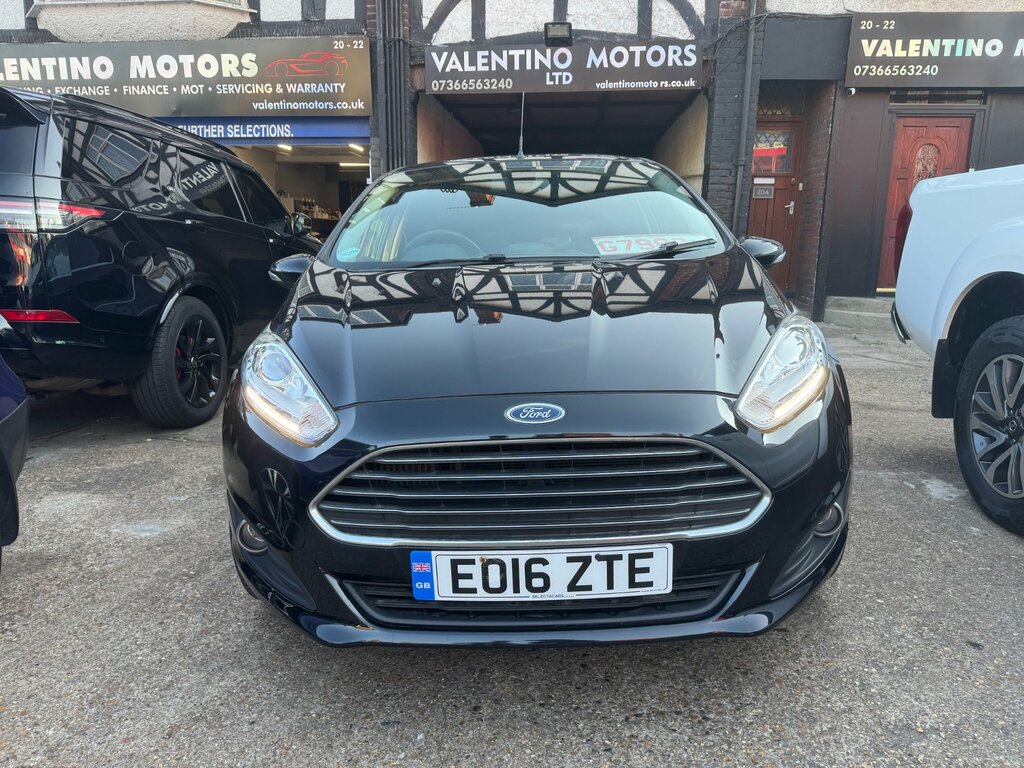 Ford Fiesta 1.0T Ecoboost Titanium Hatchback Black #2