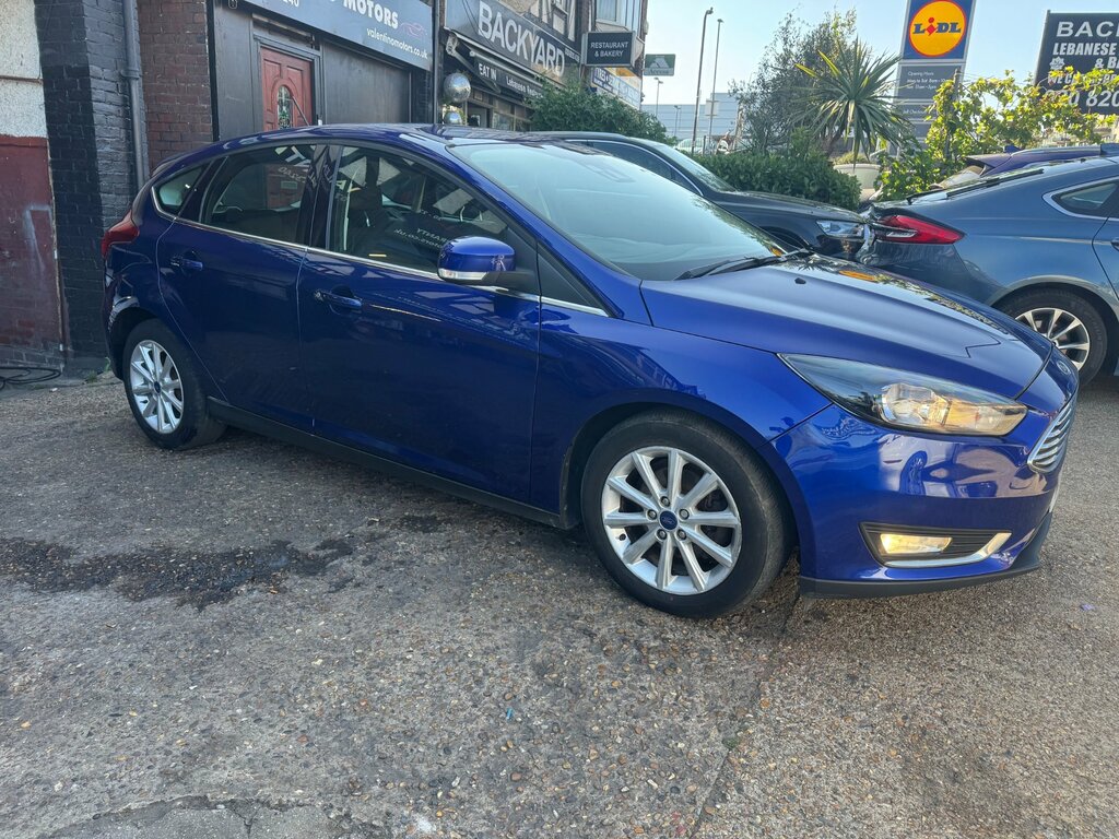 Ford Focus 1.0T Ecoboost Titanium Hatchback MT17JKY Blue #4