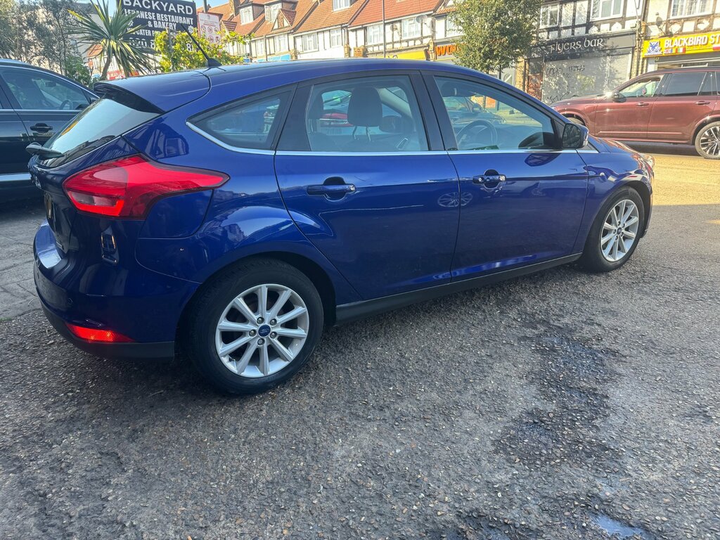 Ford Focus 1.0T Ecoboost Titanium Hatchback MT17JKY Blue #5