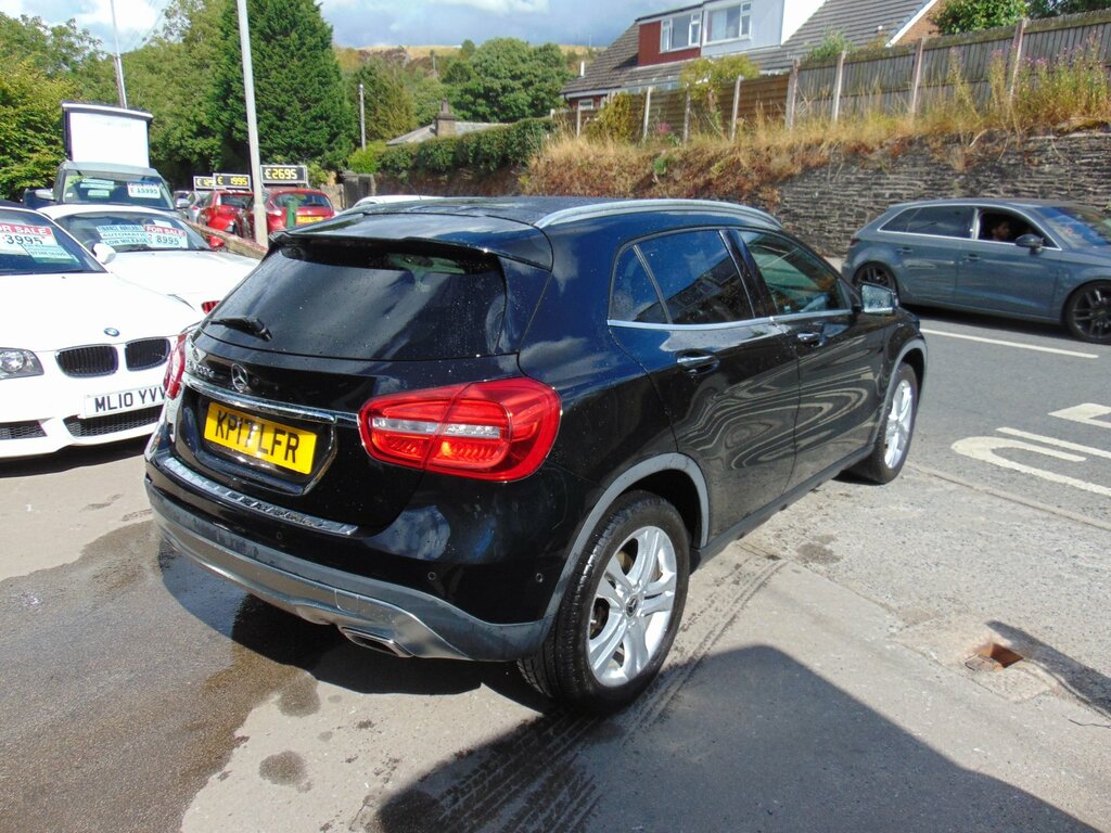Mercedes-Benz GLA Class 2.1 Gla200d Sport Premium Plus Suv Ma Black #4