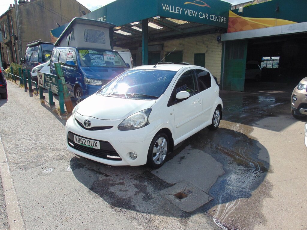 Toyota Aygo 1.0 Vvt-i Fire Hatchback Euro 5 White #2