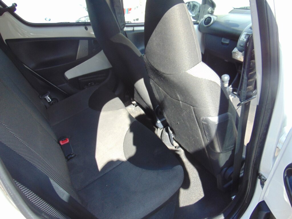 Toyota Aygo 1.0 Vvt-i Fire Hatchback Euro 5 White #6