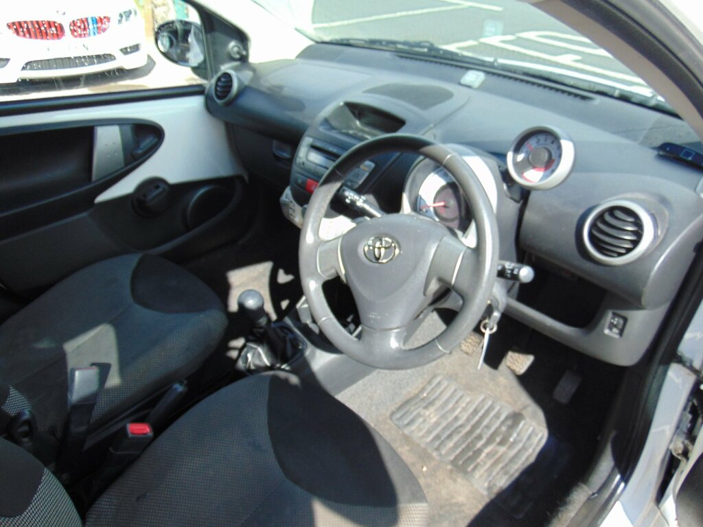 Toyota Aygo 1.0 Vvt-i Fire Hatchback Euro 5 White #5