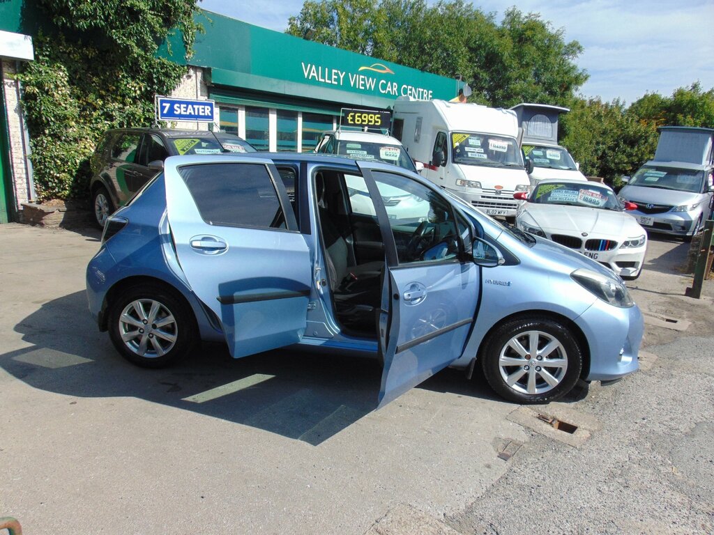 Toyota Yaris 1.3 Vvt-i Trend 98 Bhp White #7