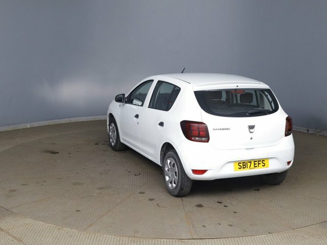 Dacia Sandero 2017 1.5 Dci Ambiance Hatchback White #2