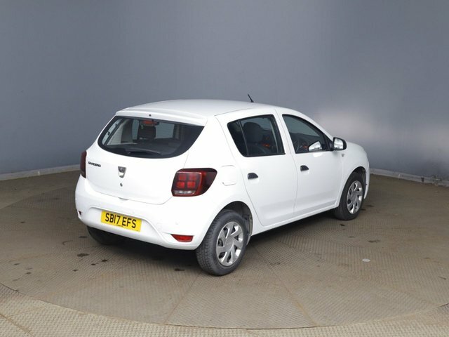 Dacia Sandero 2017 1.5 Dci Ambiance Hatchback White #3