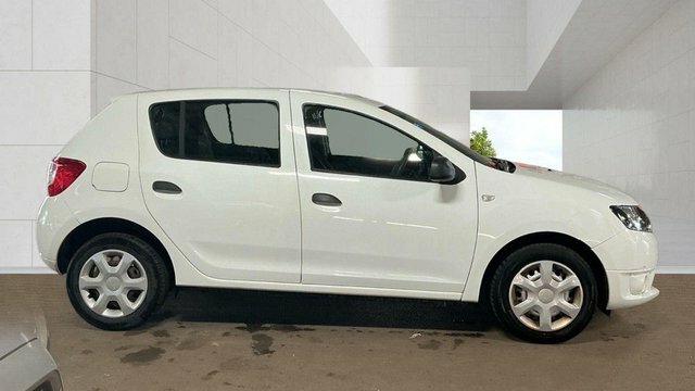 Dacia Sandero 2016 1.2 Ambiance Hatchback Euro White #5