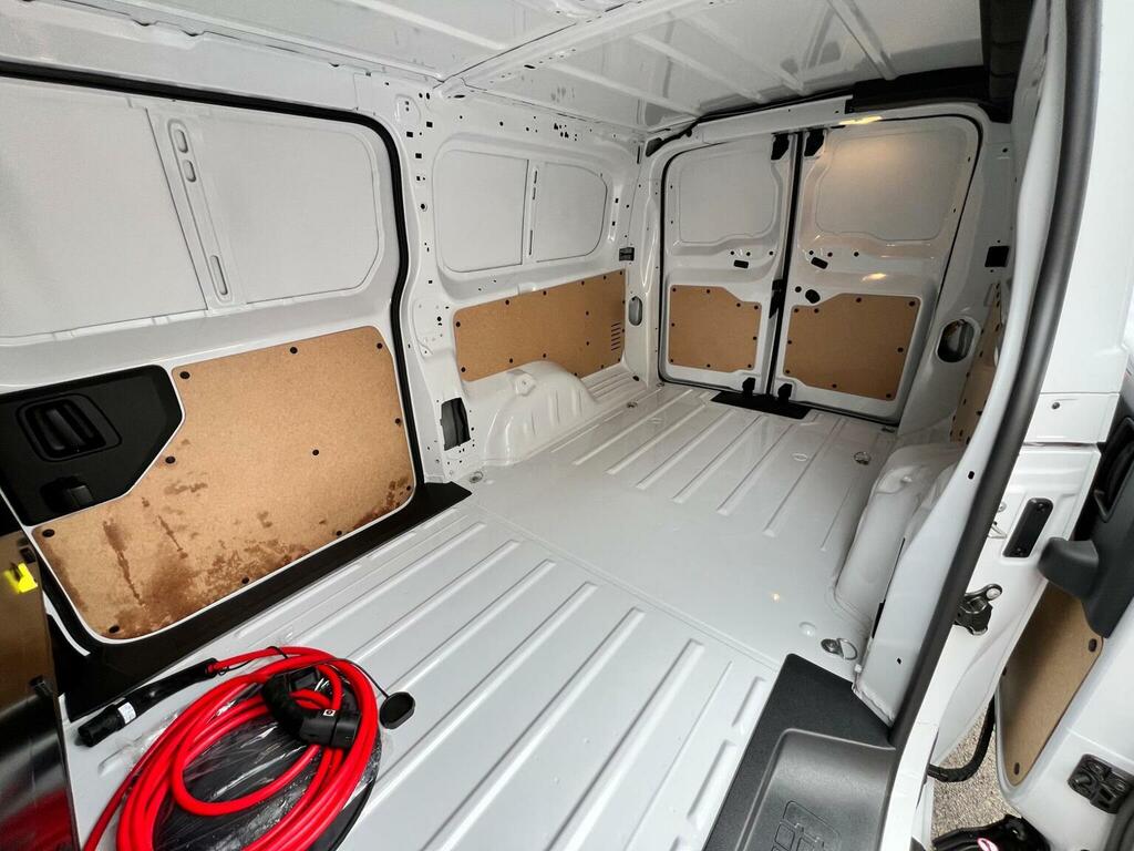 Peugeot E-Expert Panel Van 75Kwh Professional Long Panel Van L White #5