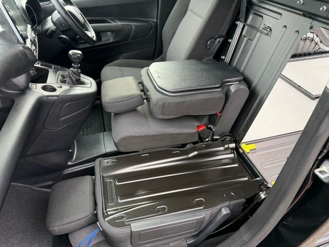 Toyota Proace City Bluehdi Icon Short Panel Black #5