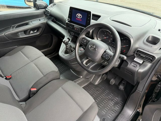 Toyota Proace City Bluehdi Icon Short Panel Black #3