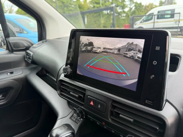 Toyota Proace City Bluehdi Icon Short Panel Black #6