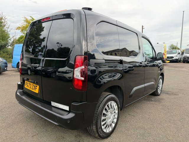Toyota Proace City Bluehdi Icon Short Panel Black #2
