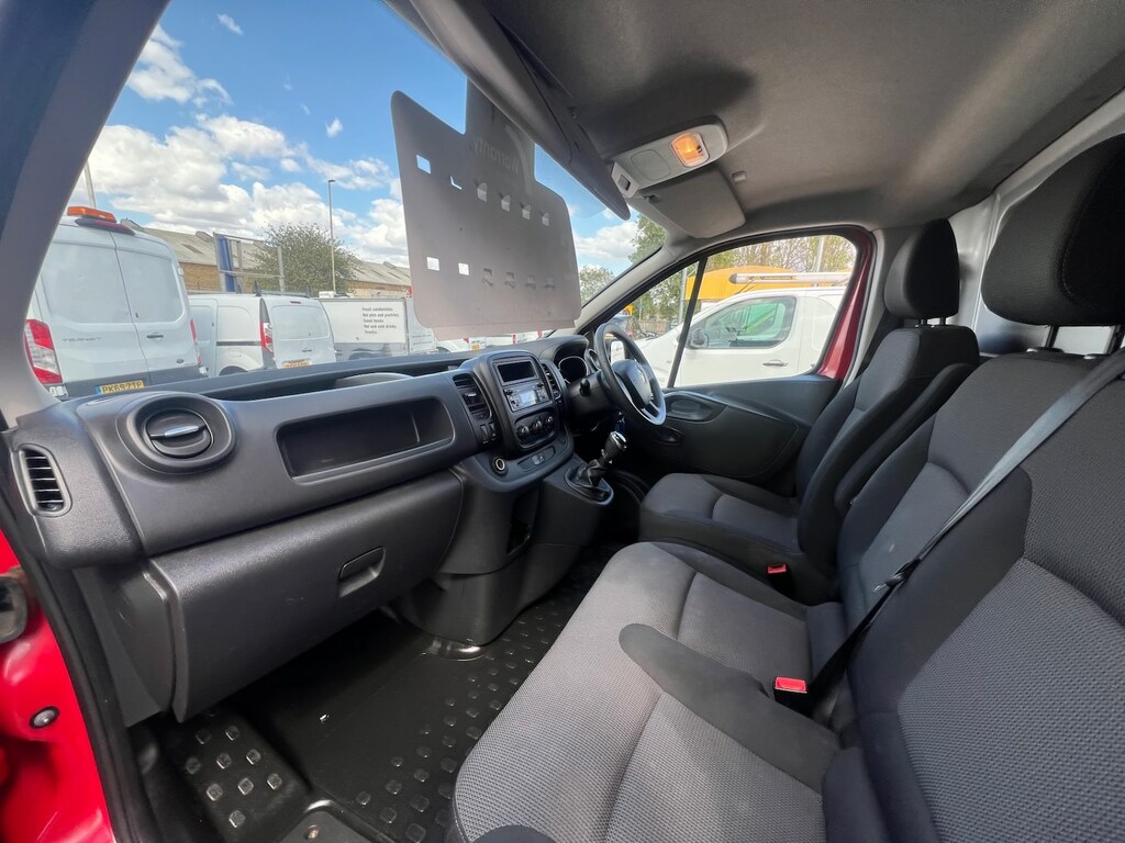 Renault Trafic Sl28 Energy Dci 120 Sport Nav Van Silver #12