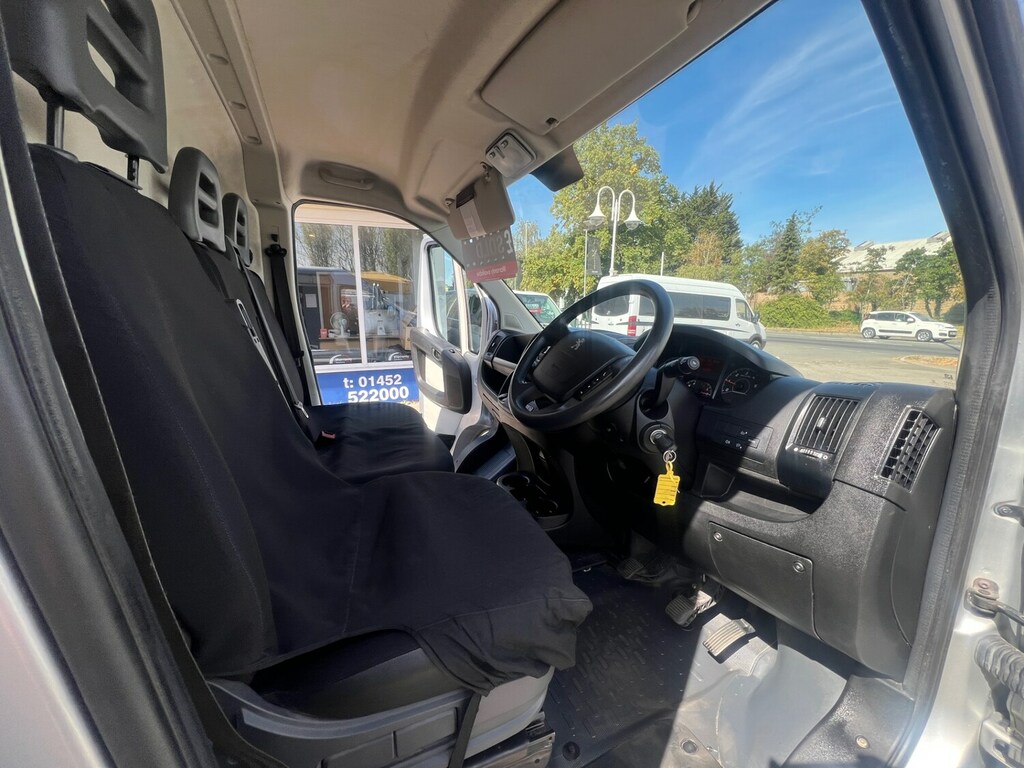 Peugeot Boxer 2.0 Bluehdi 335 Built For Business Luton Diese #11