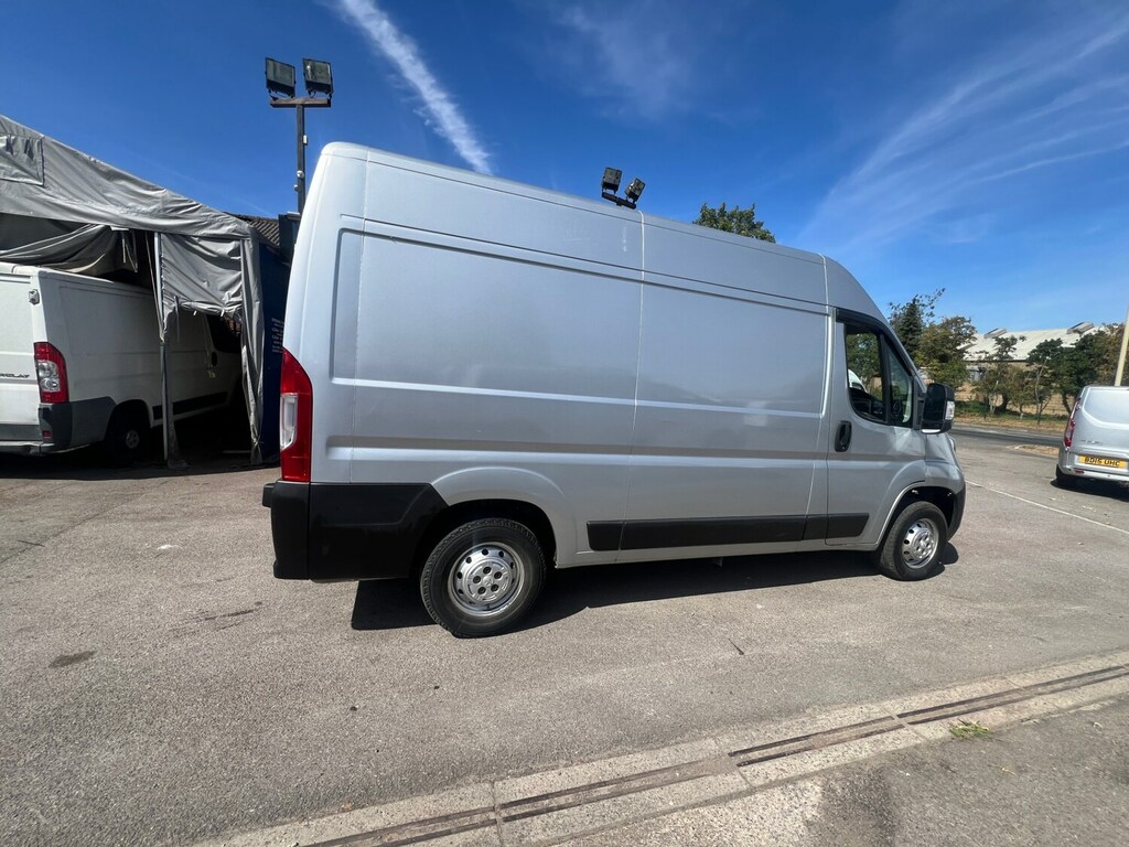 Peugeot Boxer 2.0 Bluehdi H2 Professional Van 130Ps Silver #2