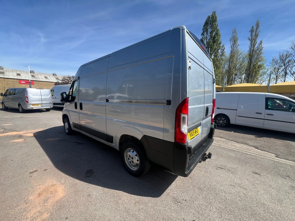Peugeot Boxer 2.0 Bluehdi 335 Built For Business Luton Diese #9