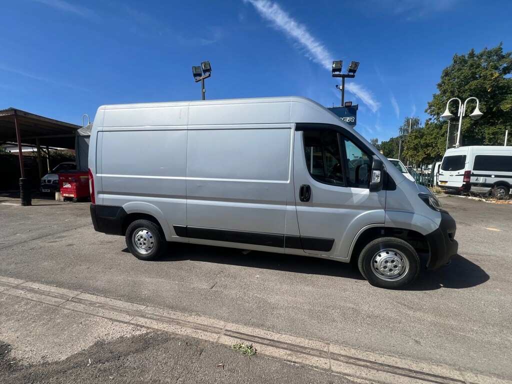 Peugeot Boxer 2.0 Bluehdi H2 Professional Van 130Ps Silver