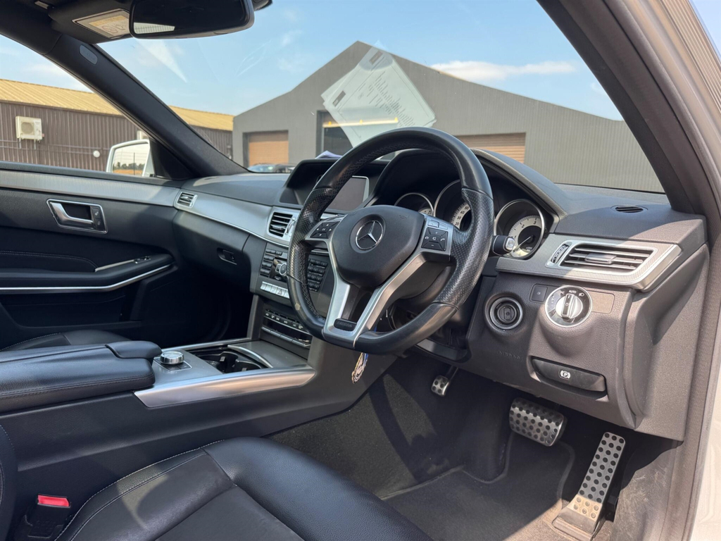 Mercedes-Benz E Class 2.1 E250 Cdi Amg Sport Cabriolet G-tron White #12