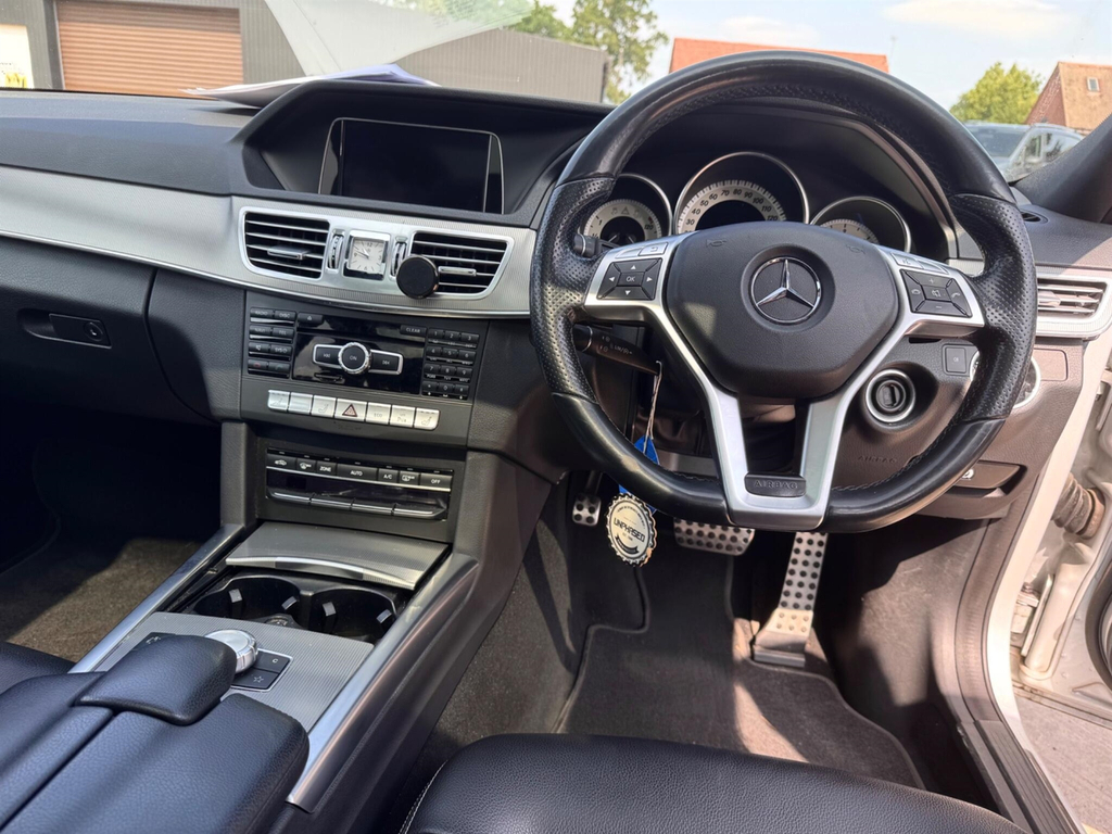 Mercedes-Benz E Class 2.1 E250 Cdi Amg Sport Cabriolet G-tron White #13