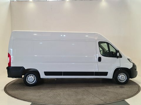 Peugeot Boxer 2.2L Bluehdi 440 Professional Panel Van Black #14