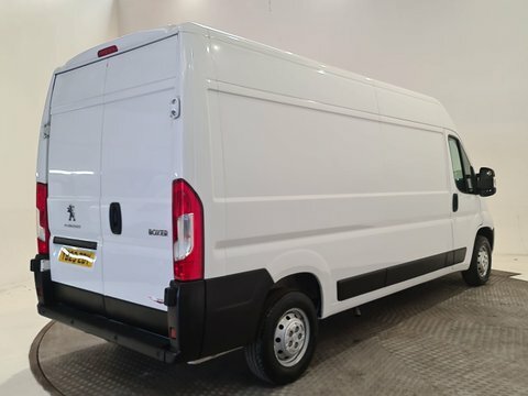 Peugeot Boxer 2.2L Bluehdi 440 Professional Panel Van Black #13
