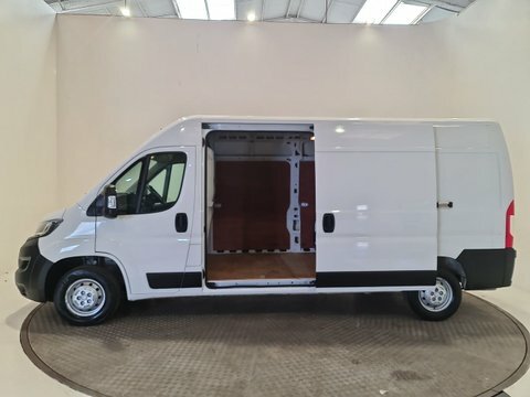 Peugeot Boxer 2.2L Bluehdi 440 Professional Panel Van Black #7