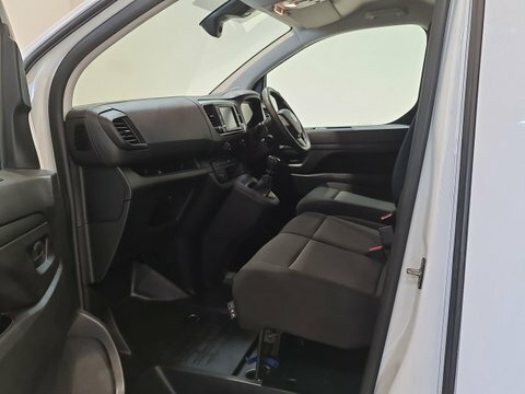 Vauxhall Vivaro 1.5 Turbo D VO23ZZF #6