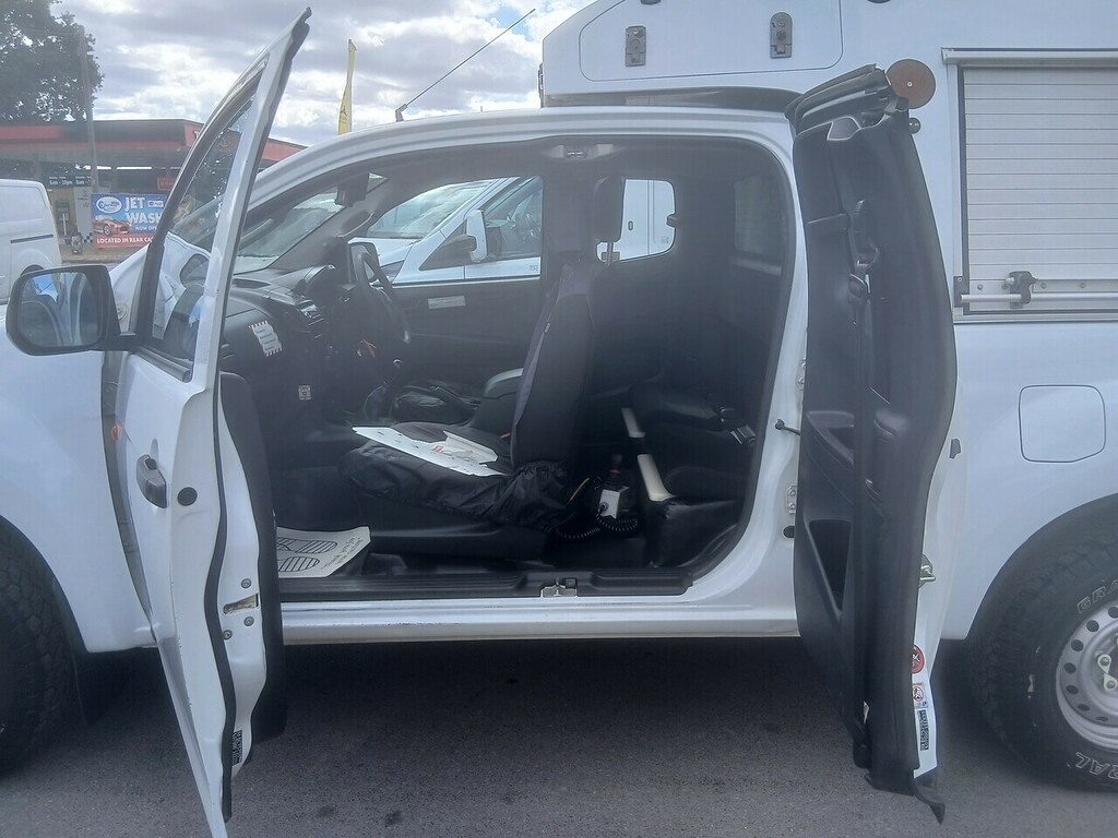 Isuzu D-Max 2.5 Td Pickup 4X4 192 Gkm, 161 WX66JBU White #5